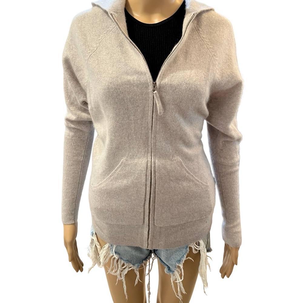 STUNNING cashmere zip up hoody 🩷🩷